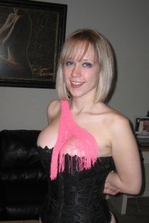 , 25  female escort, oshawa